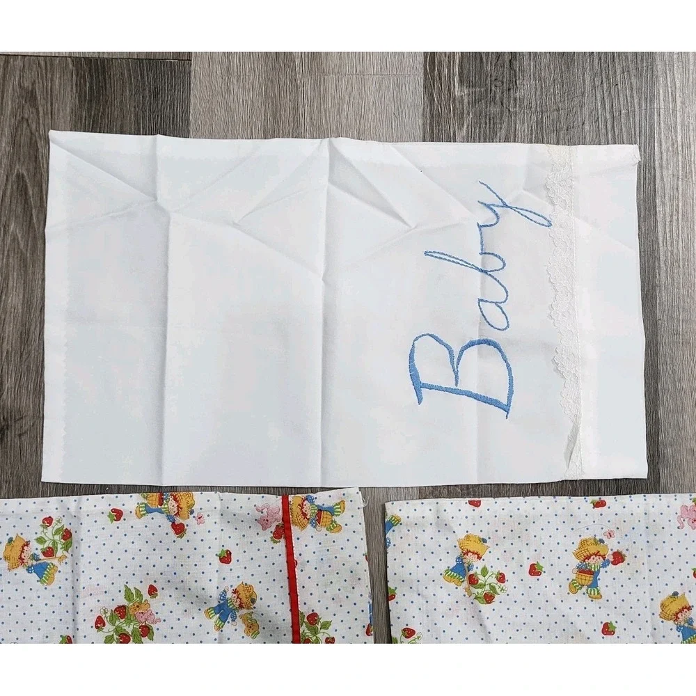 Strawberry Shortcake Huckleberry Pie Pupcake & Custard Curtains‎ & Pillowcases